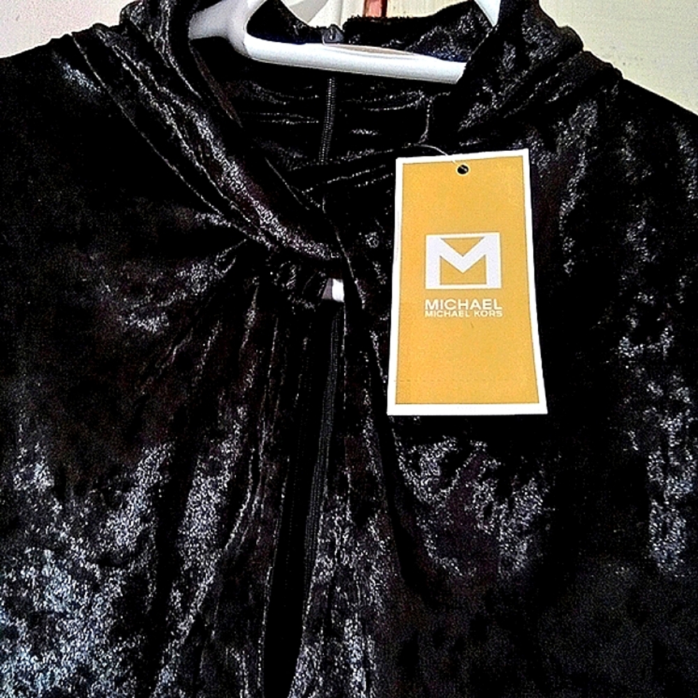 MICHAEL KORS🎀Black VelvetTwist Neckline Blouse with Puff Long Sleeve Sz: L - Picture 2 of 12